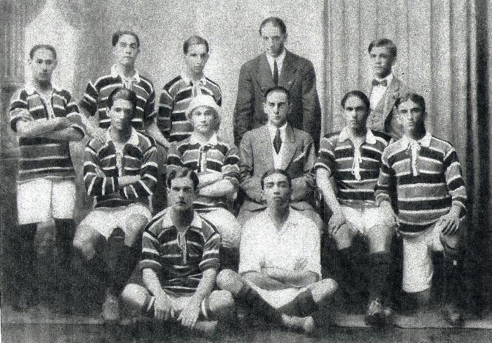 Time de futebol do Flamengo em 1914 com a camisa 'Cobra Coral', ano do 1º título carioca do clube.